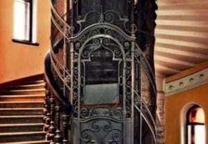Старинный лифт